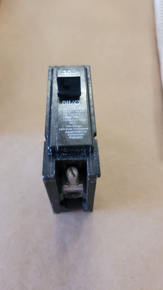 1 Eaton / Cutler Hammer HQP1030R6 Circuit Breaker 30A 1P 120/240VAC