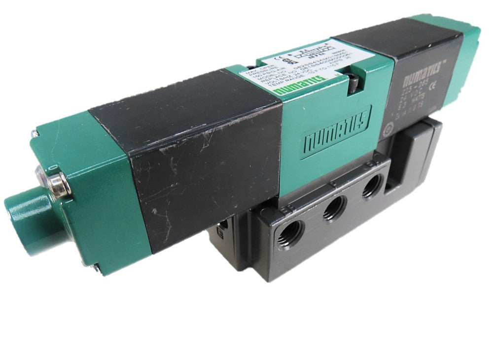 Numatics 082SS43AM019M61 Pneumatic Solenoid Valve w/ 225-285 24VDC Coil NEW