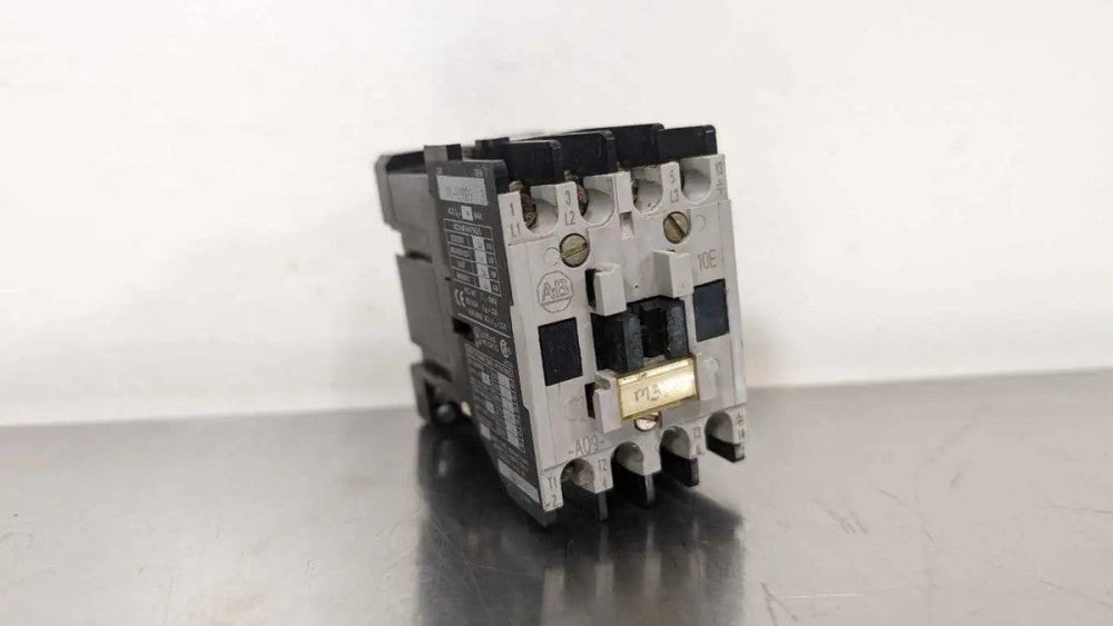 Allen-Bradley 100-A09ND3 Contactor Ser B 9A