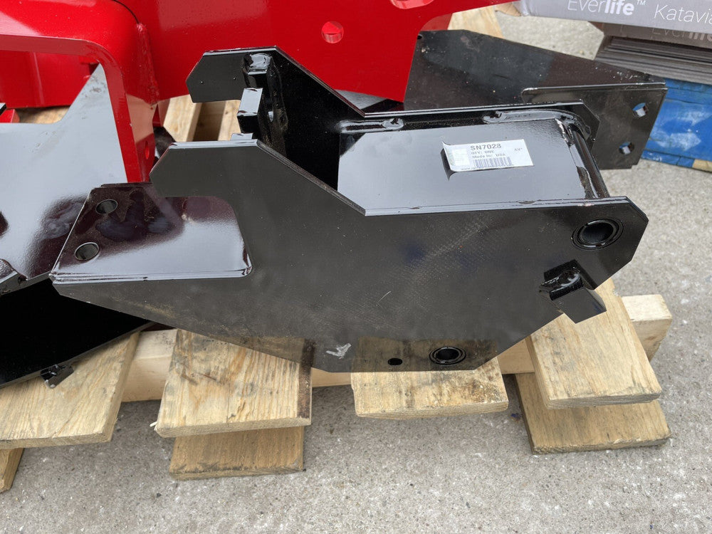 NEW AGCO PLANTER PART SN7028 OPENER MOUNT 17.00x10.00x5.00