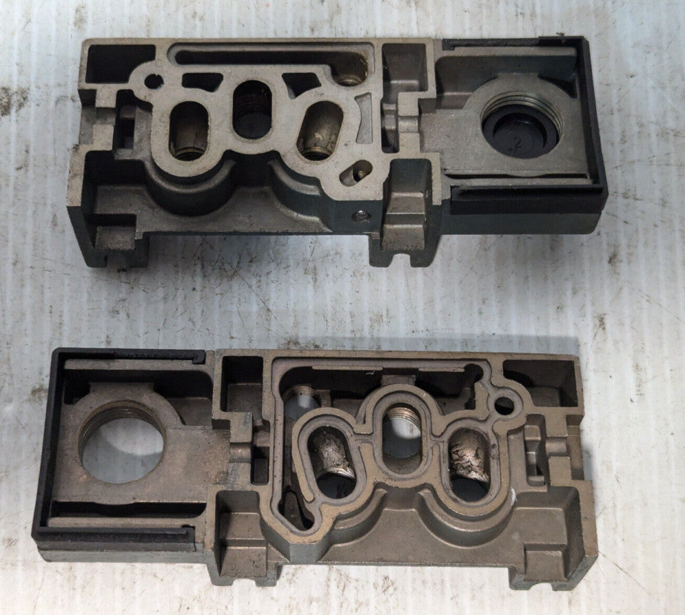 Lot of 2 SMC solenoid, pneumatic manifolds 