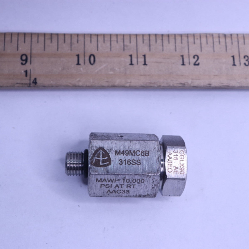 Pressure Adapter SAE to Medium M49MC6B