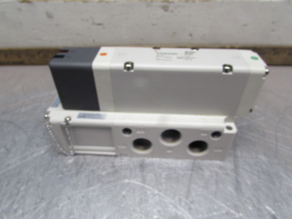 SMC VQ5200-3W-04T , PNEUMATIC SOLENOID VALVE, N/NIB! MAKE OFFER!