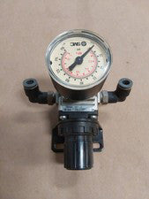 SMC AR20K-N01-Z Pneumatic Regulator w/ Gauge & Bracket 0-160psi, 1/4in Ports