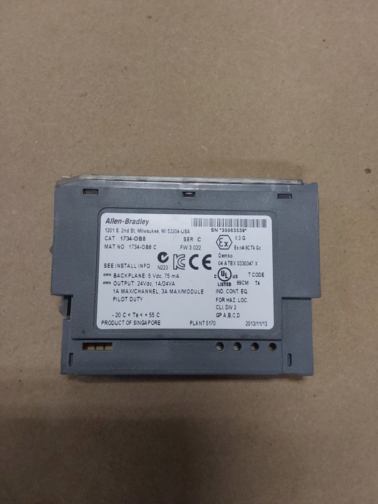 Allen Bradley Digital Output Module w/ Base Cat No. 1734-OB8 Ser C