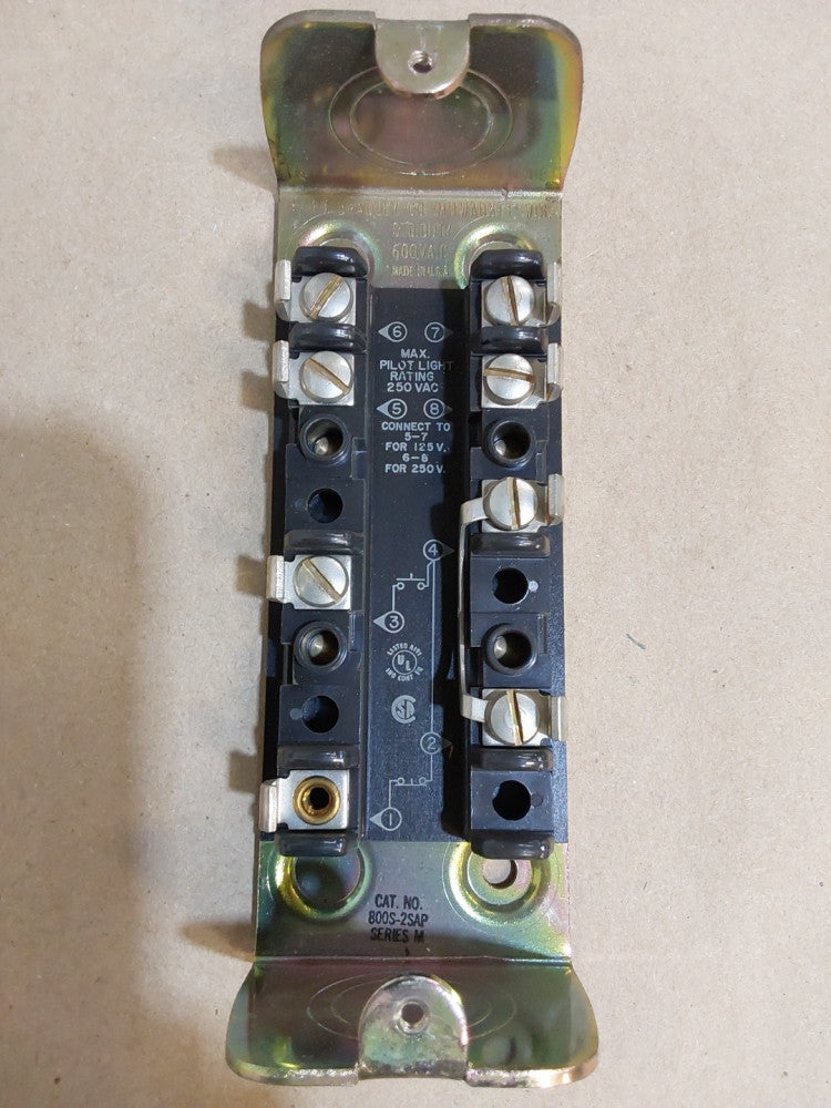 ALLEN BRADLEY 800S-2SAP PUSHBUTTON STATION STRT/STP 5A 600VAC MAX