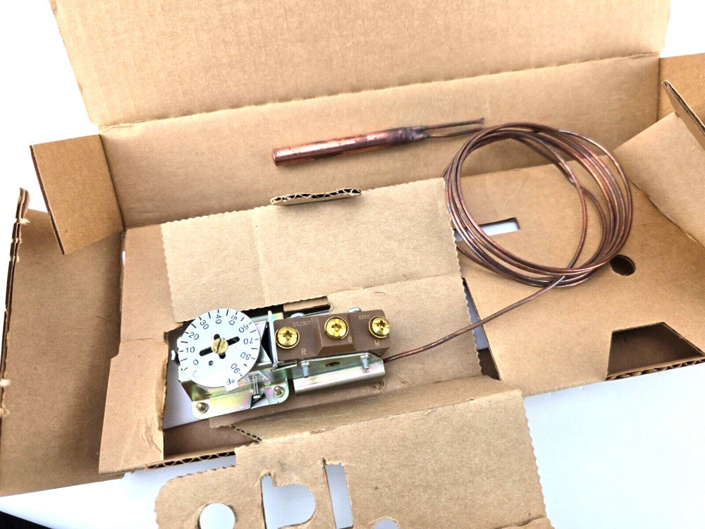 NOS Honeywell T6031G 1000, Lennox 37304 P-8-5837 Thermostat Less Enclosure
