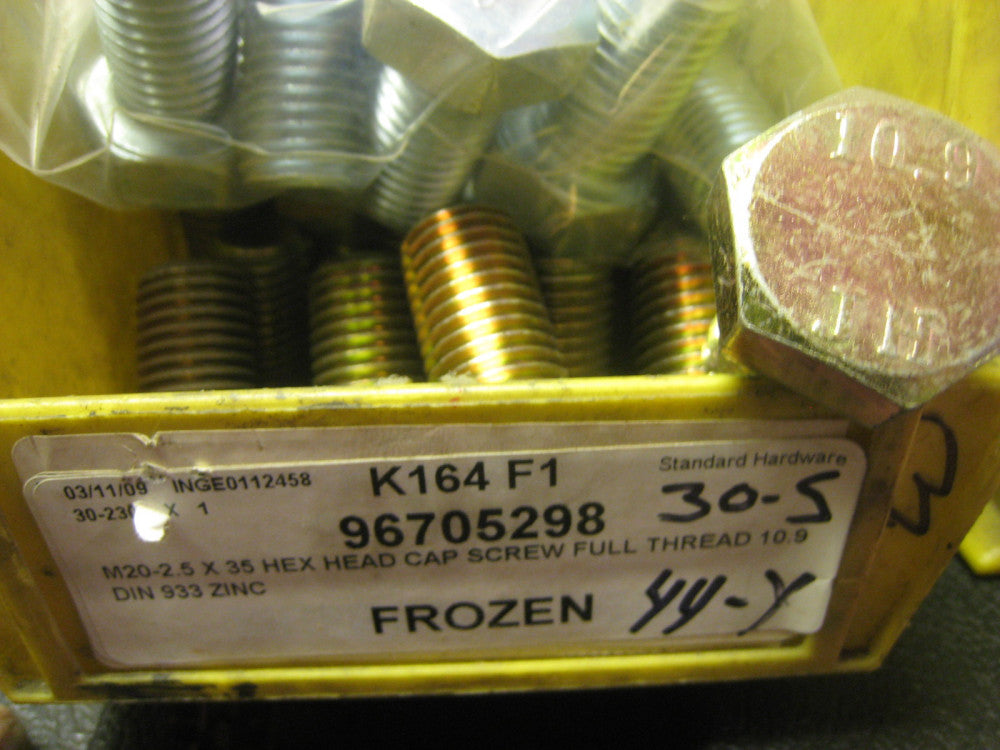 Hex Head Bolts  20 MM x 35 MM long 2.5 pitch Grade 10.9  Lot of 10  bolts YELLOW