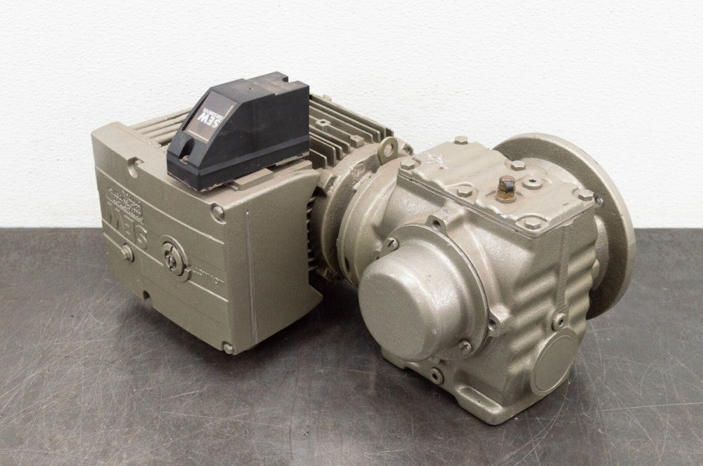 Sew-Eurodrive DFT71D4MM03C Electric Gear Motor 1/2 Hp 3ph 460Y Volt 63.8:1 Ratio