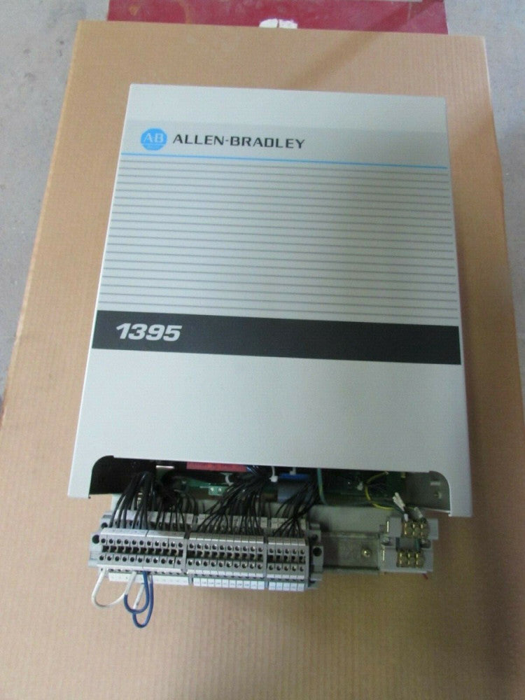 ALLEN BRADLEY 1395-A61N-C1-P10-P54EN , DC DRIVE, 1hp, W/ 196273 COMM. BOARD!
