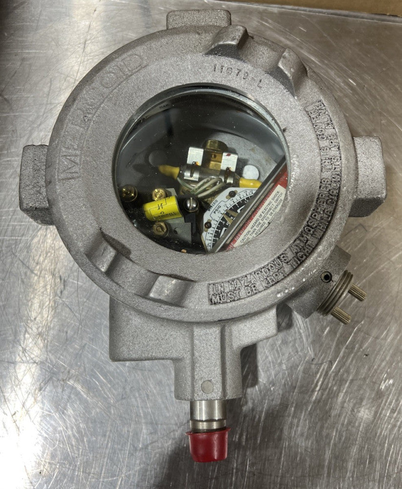 Mercoid Control Gas Pressure Differential Switch DAH-31-153 Nos Surplus No Box
