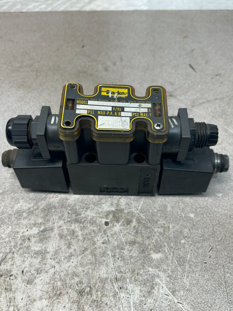 USED PARKER Hydraulic Solenoid Valve 120/60-110/50 1500PSI D1VW4CNYCF5675XB42
