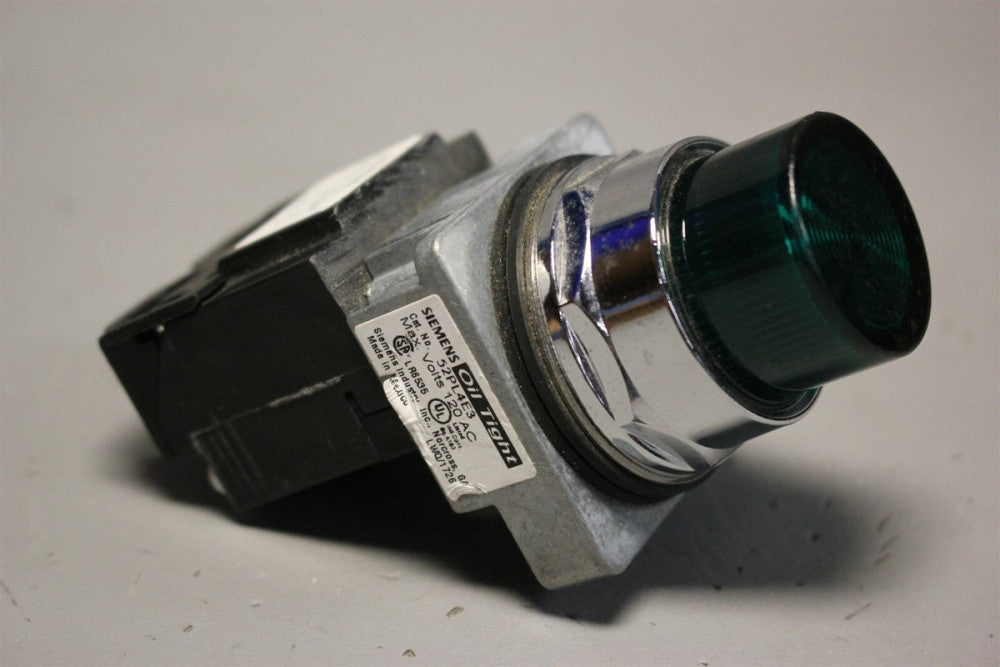 Unused SIEMENS OIL TIGHT GREEN PILOT LIGHT 52PL4E3 W/52AAFE