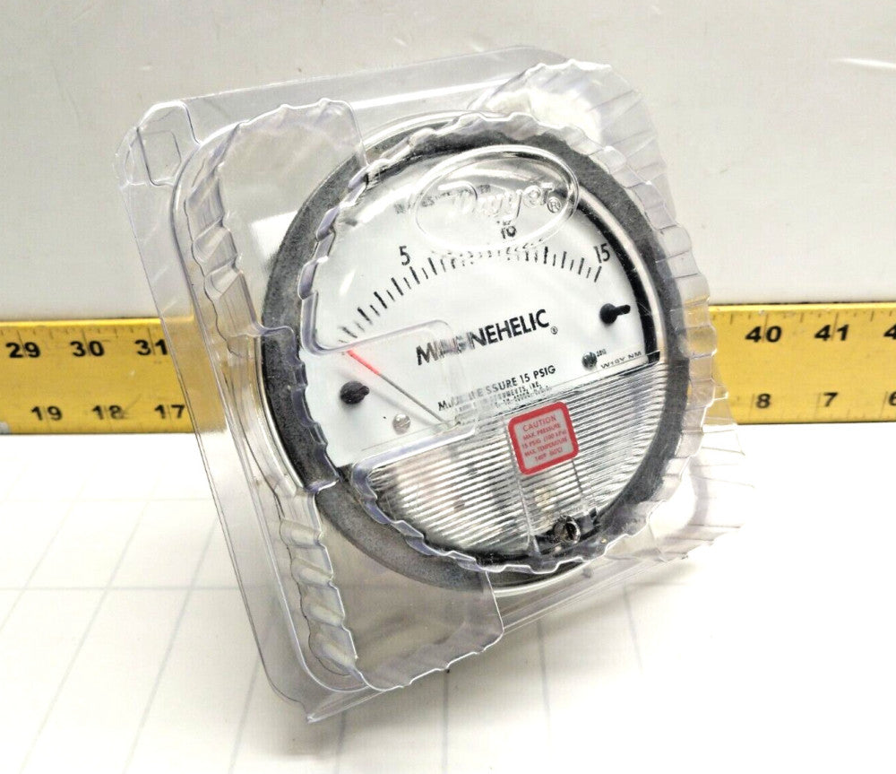 New Dwyer Magnehelic Differential Pressure Gauge 0-15 Inches Of Water  W19Y
