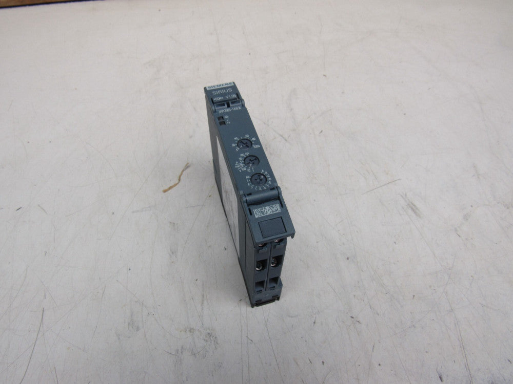 SIEMENS 3RP2505-1AB30 V1.05 TIME RELAY NICE USED TAKEOUT !! MAKE OFFER !!