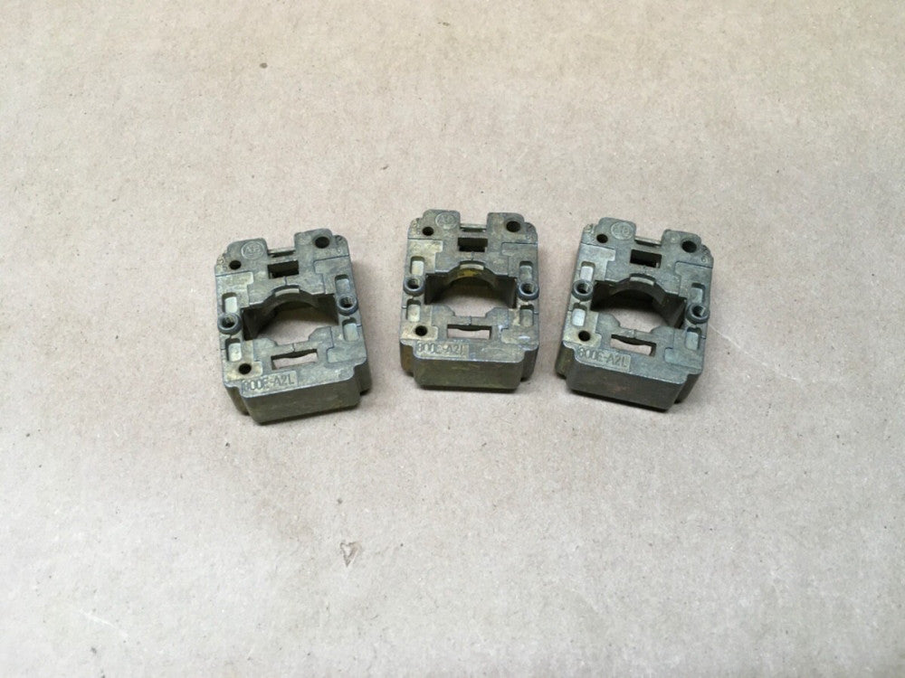 ALLEN-BRADLEY 800E-A2L Mounting Latch- LOT OF 3