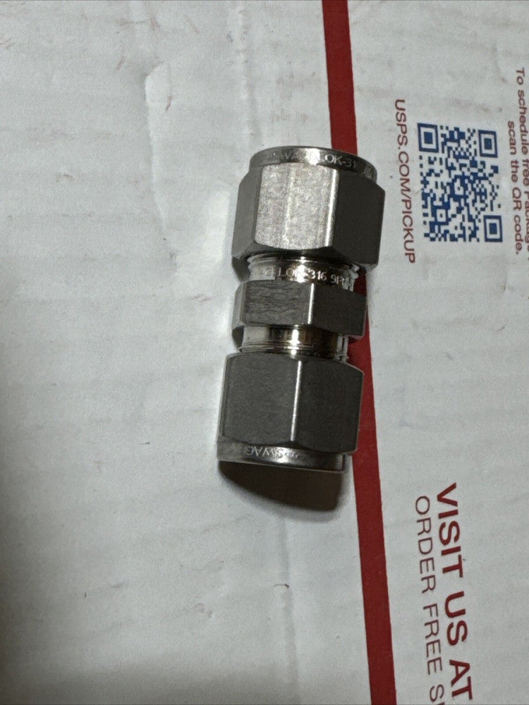 New Swagelok SS-810-6    1/2" tube union fitting ,316 stainless steel
