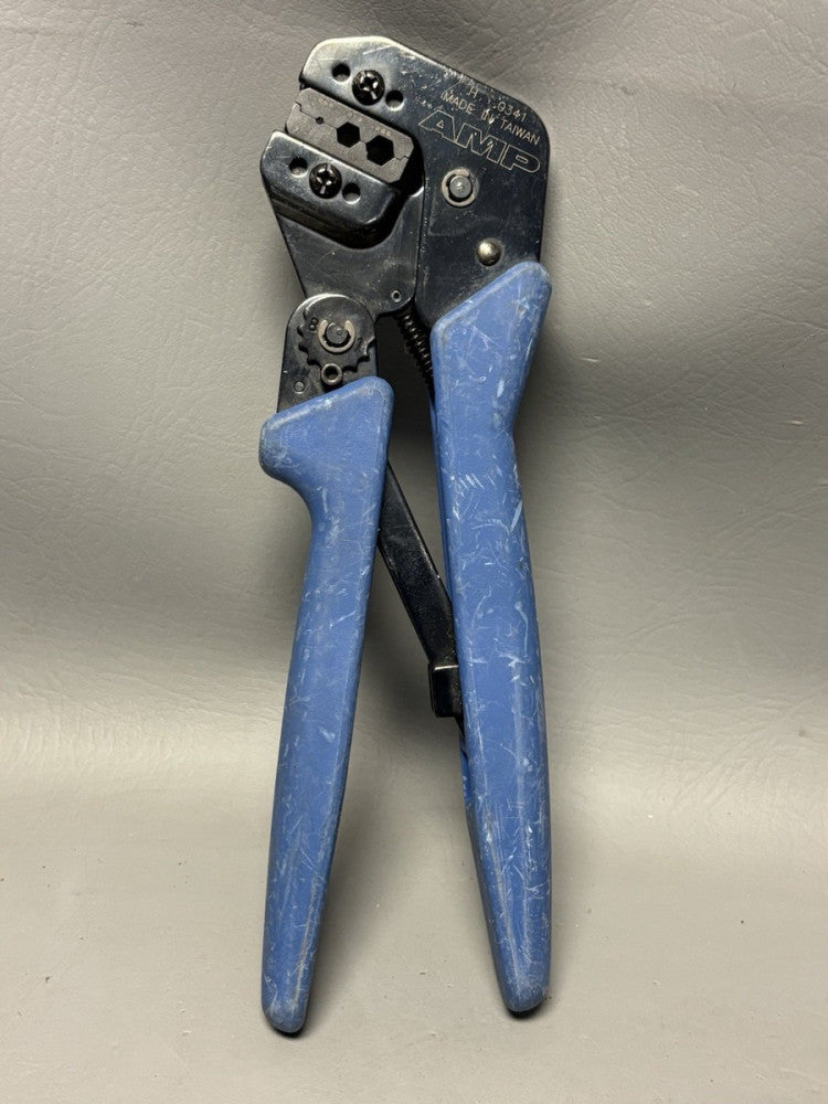 AMP H0645 HAND CRIMPER TYCO ELECTRONICS TOOL