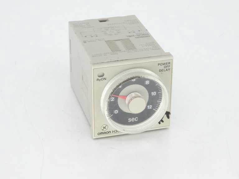 OMRON H3CR-H8L 100-120AC S RELAY - New In Box
