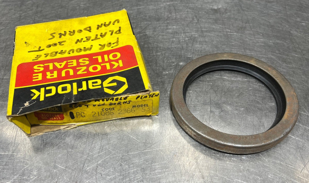 Garlock Klozure 53 X 2366 21086-2366 Oil Seal 3.50" Shaft 4.50" OD 0.50" Width