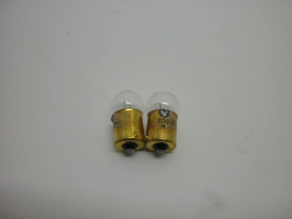 SYLVANIA 303 MINIATURE LAMP BULB 28V .3A 8.4W G6 SC BAYONET 6.0 MSCP (Ba15s) NNB