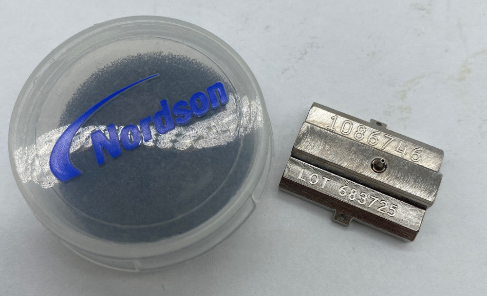 Nordson 1086746 Universal TM Sure WrapTM Spray Nozzle 