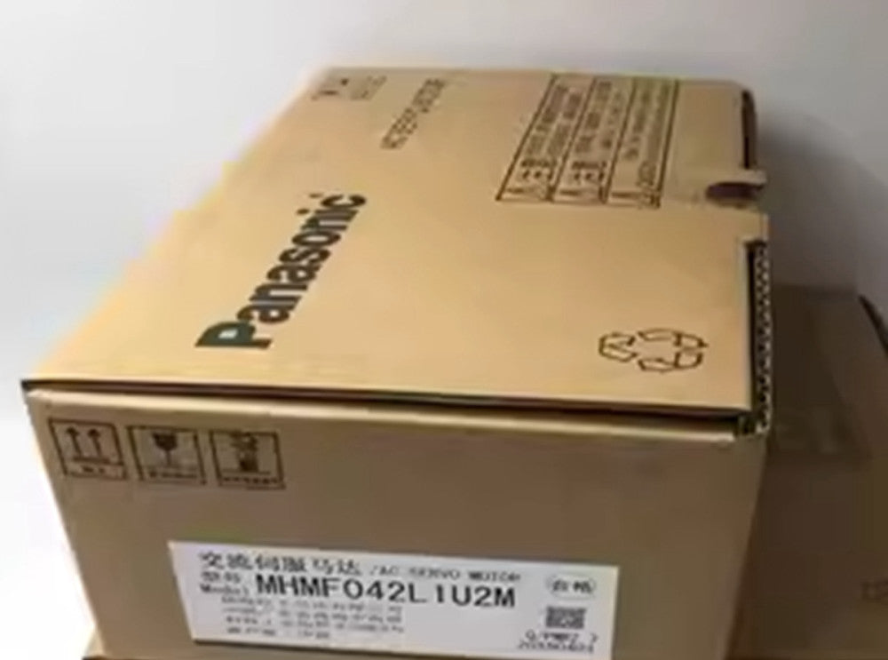 NEW PANASONIC MHMF042L1U2M AC Servo Motor