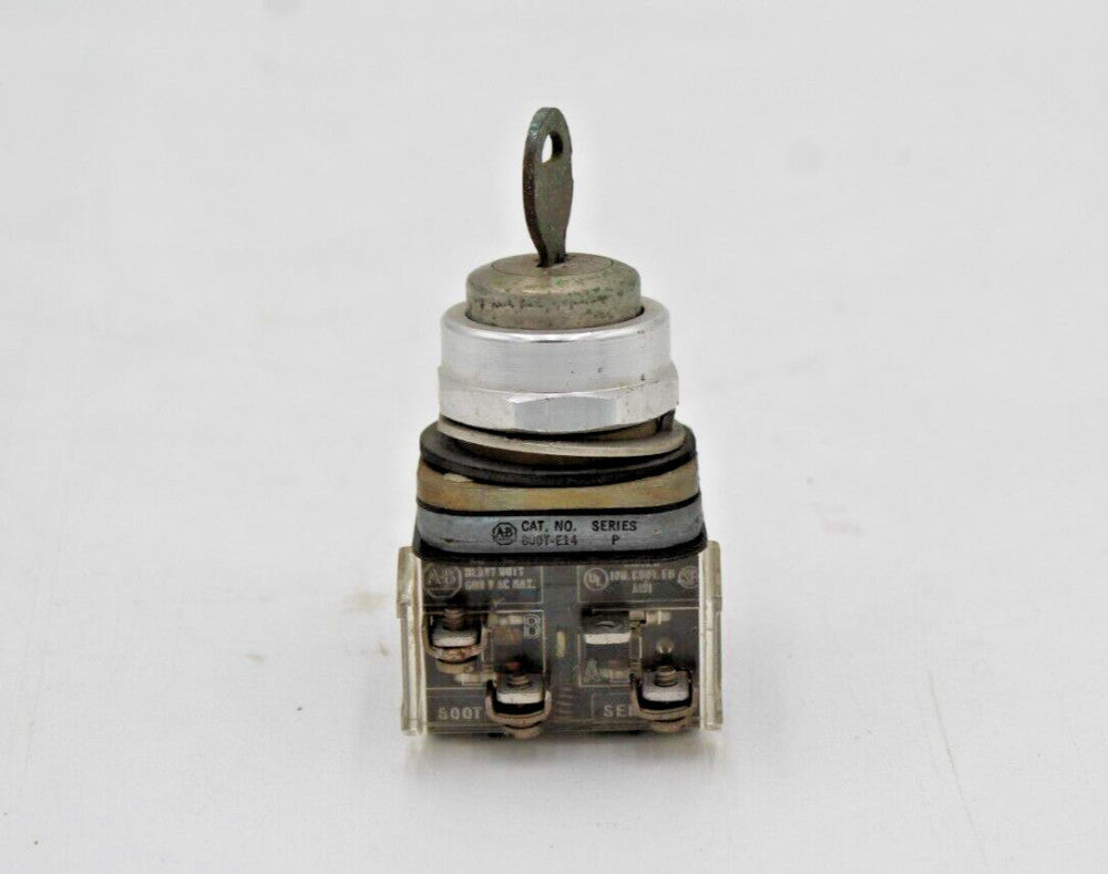 ALLEN BRADLEY 800T-E14 SER P SELECTOR SWITCH 
