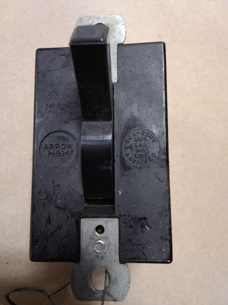 Arrow H&H On-Off 20A Toggle Switch A70