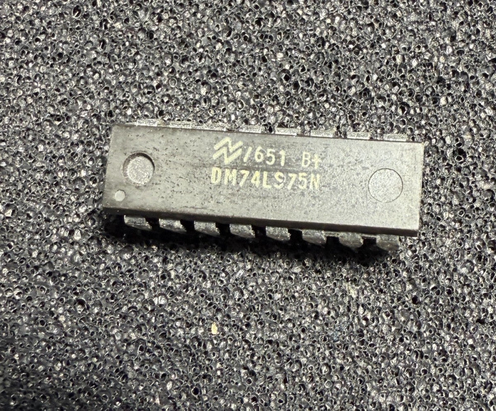 DM74LS75N, 4-BIT latch temporary storage for binary information.
