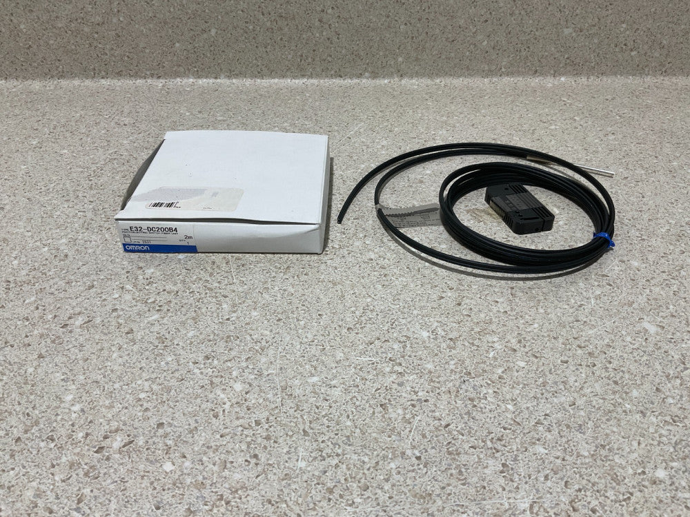 Omron E32-DC200B4 NEW