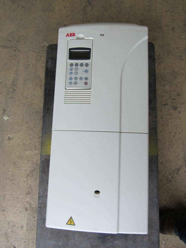 ABB ACS800-U1-0100-5+D150+P901 100HP 380-500V 124A VFD NICE USED TAKEOUT !!