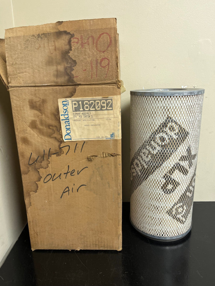 Donaldson Air Filter P182092 (MSRP) $102.29 - New, Old Stock