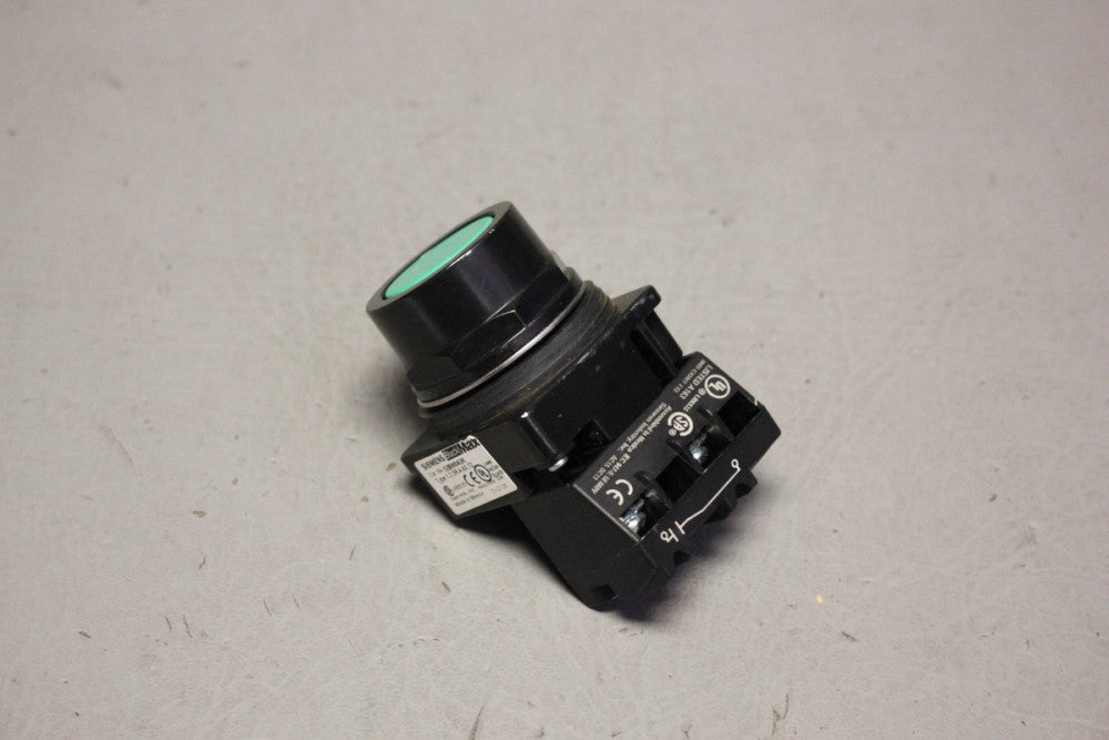 SIEMENS BLACK MAX 52BM8A3K TURQUOISE PUSHBUTTON & 52BAK BLOCK