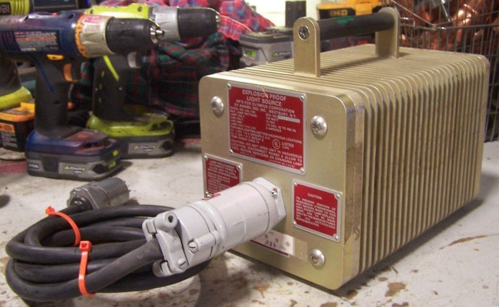 OLYMPUS AXL-100 EXPLOSION PROOF LIGHT SOURCE 115 VAC 100 WATT 2 AMP
