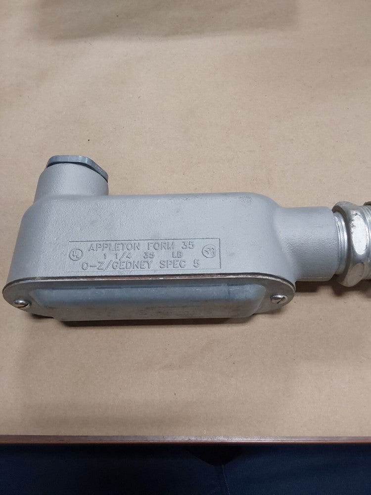 APPLETON 1-1/4" Mall Iron Form 35 Unilet. NEW. TYPE LB Spec 5