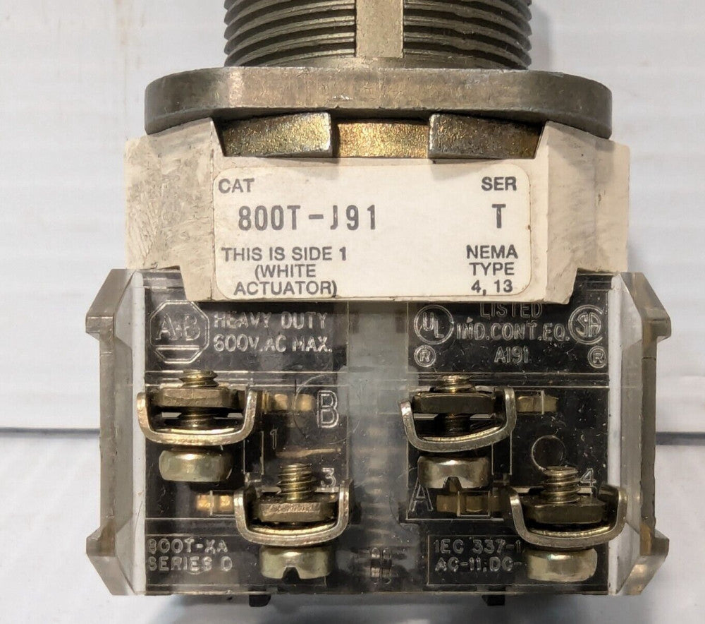 Allen Bradley A-B 800T-J91 Selector Switch 600VAC, Ser T, Boot-XA