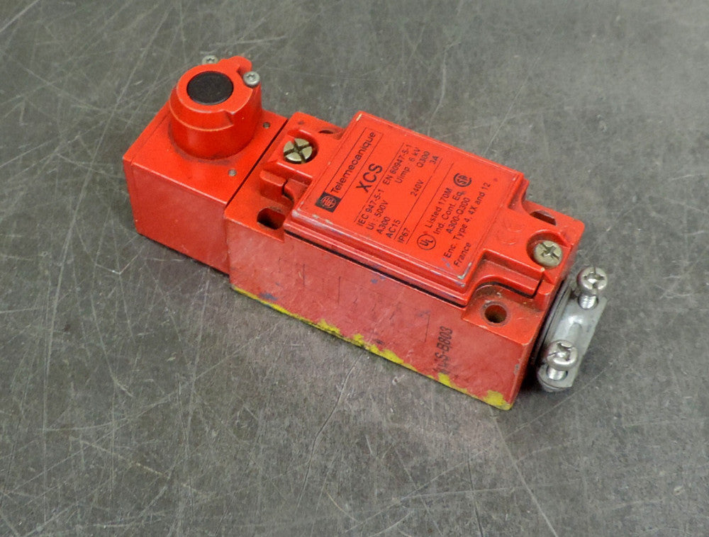 Telemecanique XCS-B803 Safety Switch