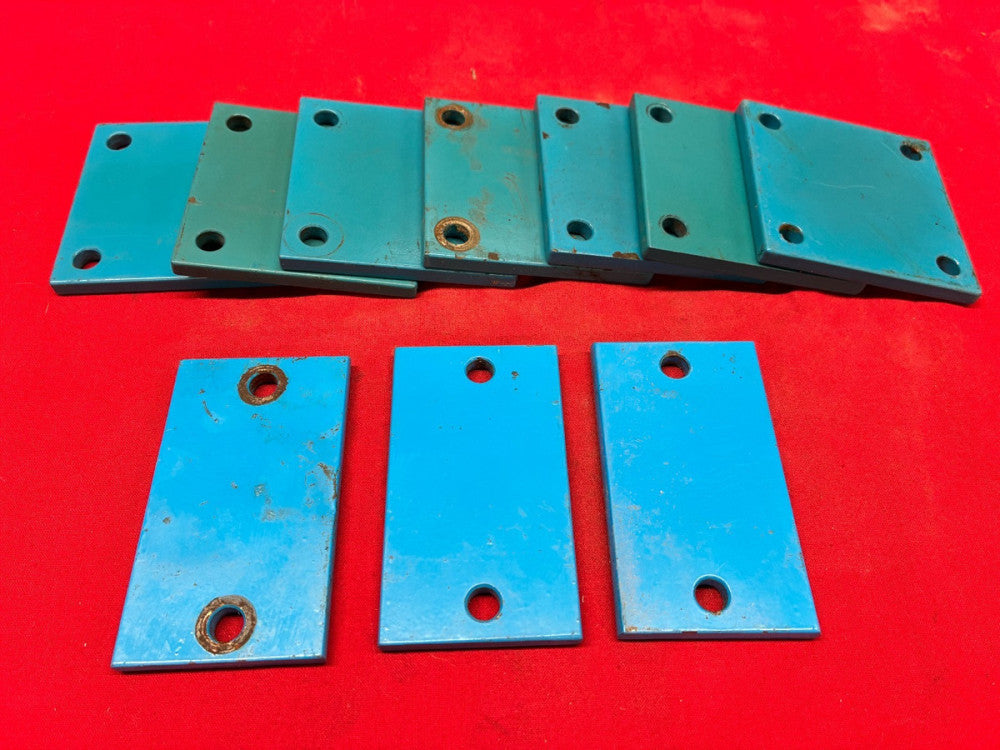 UNBRANDED ASSORTED BLUE FLAT BRACKETS (LOT OF 10)
