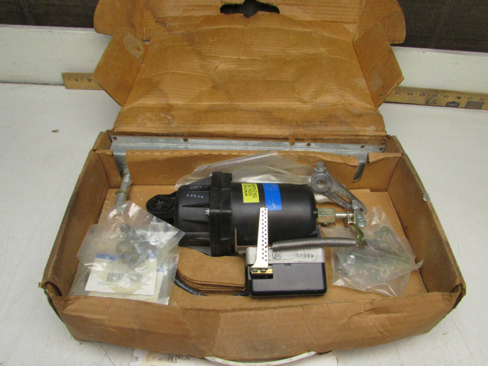 JOHNSON CONTROLS D-4073-1 PNEUMATIC DAMPER ACTUATOR 8-13PSI SPRING 25 PSIG NIB 