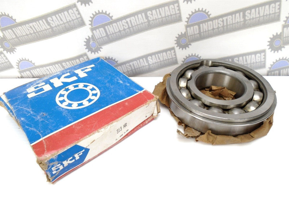 SKF - 313 NR - DEEP GROOVE Ball Bearing 65 mm x 140 mm x 18 mm (NEW in BOX)