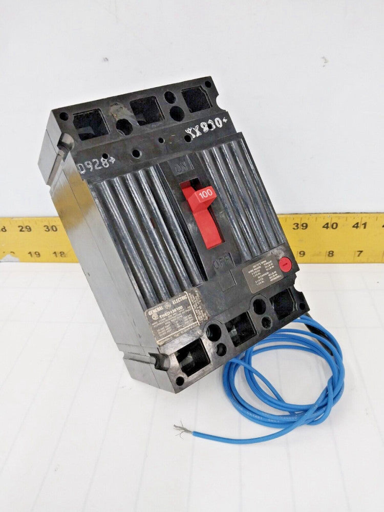 GE 100 AMP CIRCUIT BREAKER WITH UNDERVOLTAGE RELEASE 600 VAC 3 POLE  THED136100