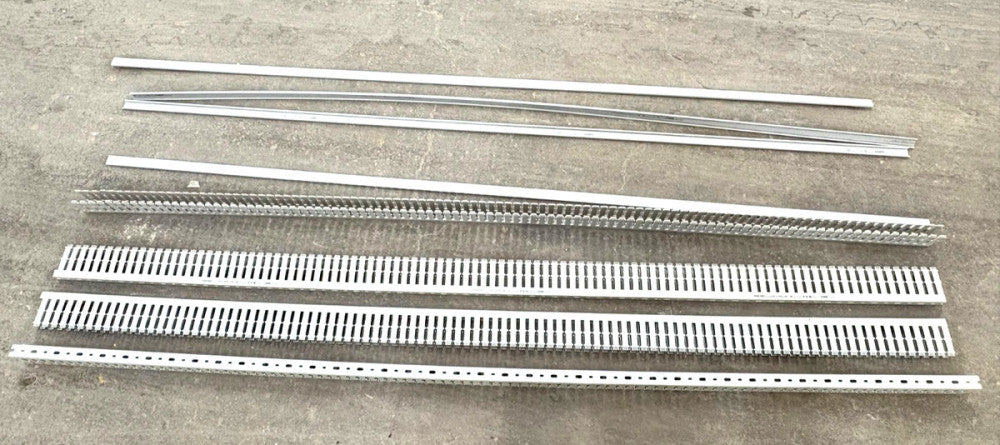 IBOCO 1" WIDE FINGER WIRE DUCT 90661046 CODE 00146 LENGTH 6 FT  LOT OF 4