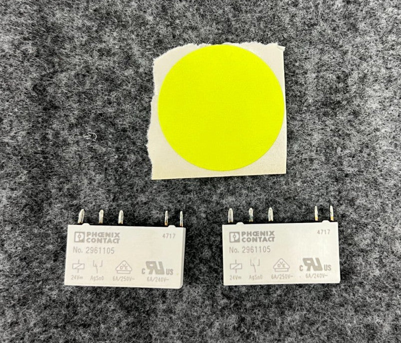 PHAENIX CONTACT 2961105 PLUG IN MINIATURE POWER RELAY 24VD LOT OF 2