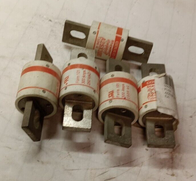 7) NEW GOULD SHAWMUT 300 AMP TYPE 4 AMP-TRAP FUSE 250 VAC A25X300  LOT OF 7
