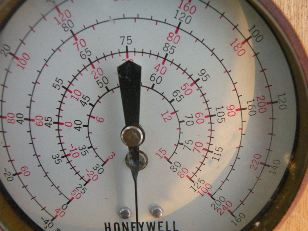 Honeywell 3 1/2" Refigerant Gauge Inlet/Outlet Adapters and Valve 
