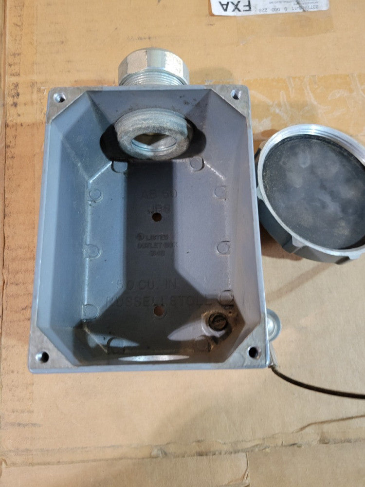 Thomas & Betts AB60-JB6 Junction Box, 50 CU IN, with 3.5" Threaded Cap & Chain