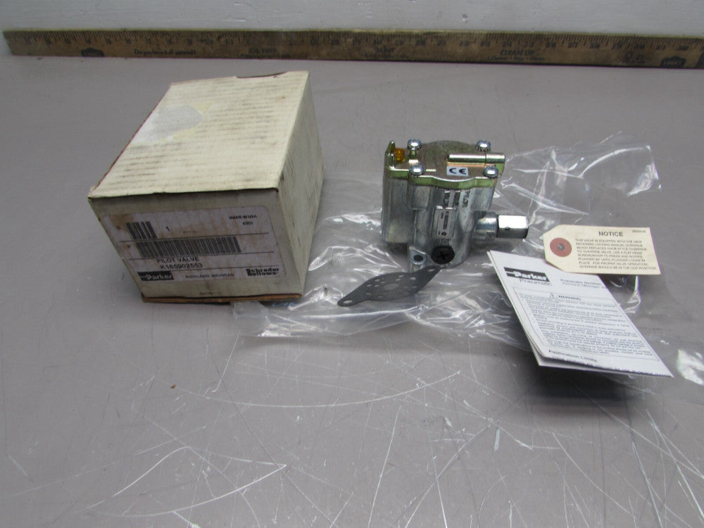 PARKER K185902553 , SOLENOID PILOT VALVE, 120V/ 140psig, NIB! MAKE OFFER!