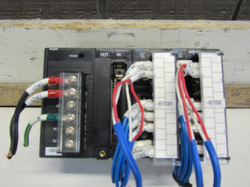 OMRON SYSMAC EXPANSION RACK W/CJ1W-PA202, CJ1W-II101, CJ1W-TC004 TEMP. CONTROL!