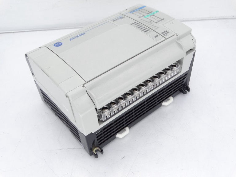 ALLEN BRADLEY 1764-28BXB PLC MODULE - Used